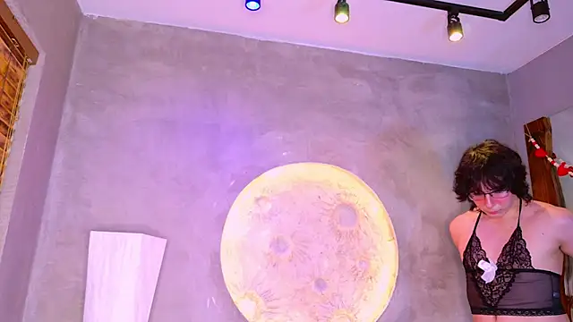 Shelly bat online show from March 9, 10:14 pm