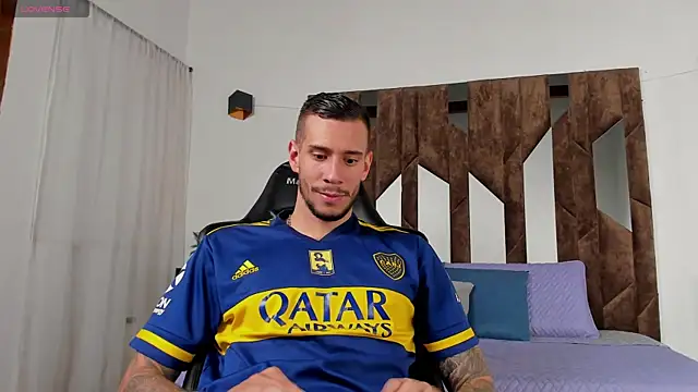 J king   online show from April 15, 9:26 pm