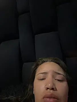 Snapshot of liliymike19 chatting on January 11, 2:33 pm liliymike19 online show from January 11, 2:33 pm