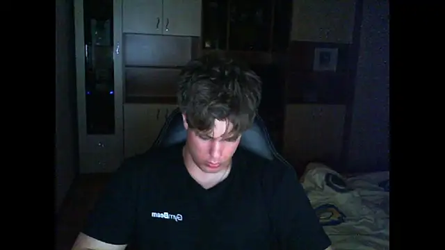 Snapshot of GymGuy0505 chatting on May 4, 9:33 pm GymGuy0505 online show from May 4, 9:33 pm