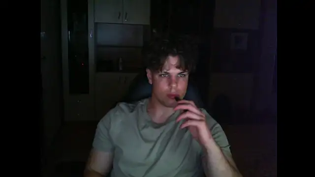 Snapshot of GymGuy0505 chatting on May 26, 9:55 pm GymGuy0505 online show from May 26, 9:55 pm
