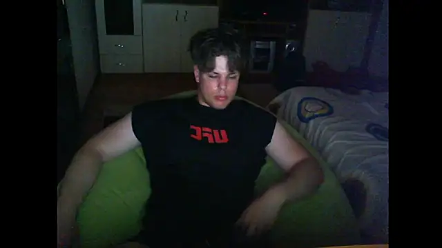 Snapshot of GymGuy0505 chatting on May 30, 10:18 pm GymGuy0505 online show from May 30, 10:18 pm