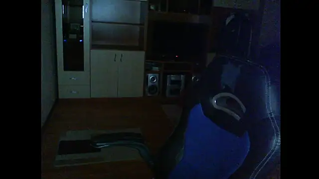 Snapshot of GymGuy0505 chatting on June 8, 11:05 pm GymGuy0505 online show from June 8, 11:05 pm