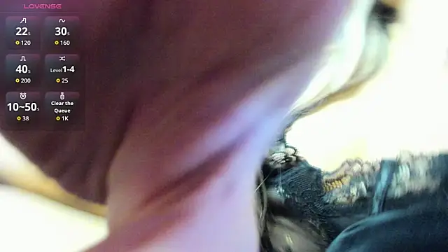 Snapshot of evelynvlove chatting on February 26, 10:42 pm evelynvlove online show from February 26, 10:42 pm