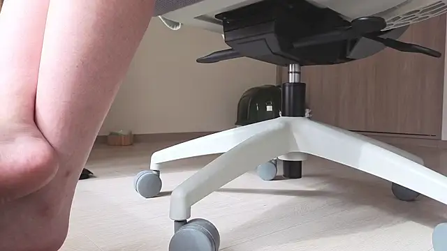 Snapshot of Feetbeth chatting on February 16, 8:49 pm Feetbeth online show from February 16, 8:49 pm