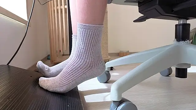 Snapshot of Feetbeth chatting on March 2, 7:10 pm Feetbeth online show from March 2, 7:10 pm