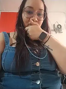 Snapshot of sharon_G chatting on May 22, 6:24 pm sharon G online show from May 22, 6:24 pm