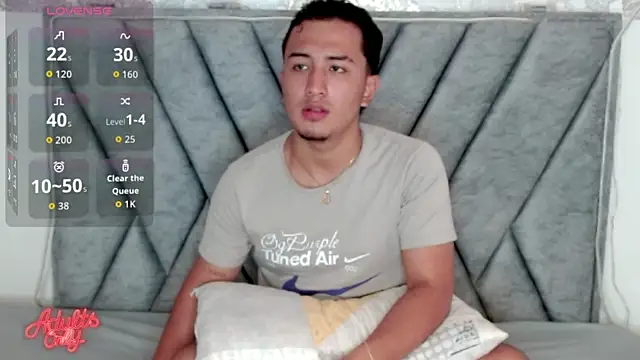 kyro estrada online show from April 6, 11:49 pm