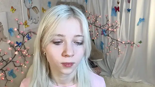 ViollaBloom online show from January 10, 1:18 am