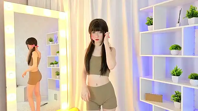 ViollaBloom online show from February 13, 2:07 am