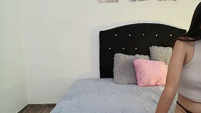 Mimi Glow online show from February 9, 6:23 pm