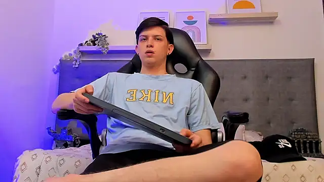 sebastamayo  online show from March 11, 5:02 am