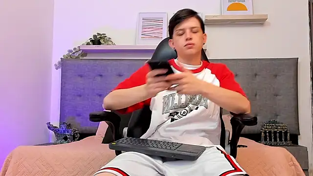 sebastamayo  online show from March 17, 6:28 am