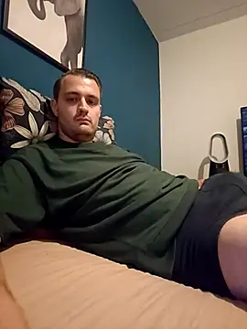 Snapshot of slutguy97 chatting on July 25, 7:33 pm slutguy97 online show from July 25, 7:33 pm