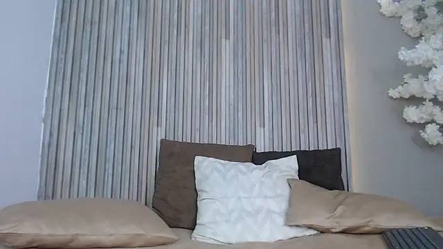 Snapshot of SmoothAlpha_ chatting on December 18, 2:23 pm SmoothAlpha online show from December 18, 2:23 pm