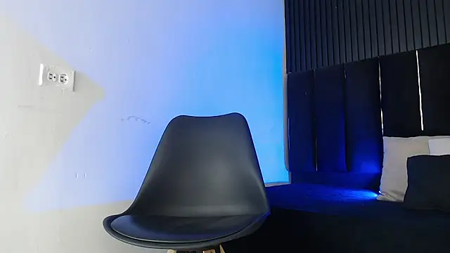 Snapshot of SmoothAlpha_ chatting on February 24, 2:48 pm SmoothAlpha online show from February 24, 2:48 pm