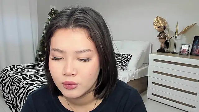 Brunette Charm online show from January 10, 11:01 am