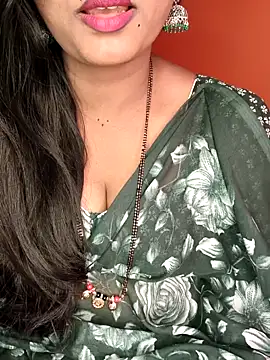 Snapshot of Rachu_love chatting on February 4, 7:03 am Rachu love online show from February 4, 7:03 am