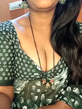 Snapshot of Rachu_love chatting on February 4, 7:09 pm Rachu love online show from February 4, 7:09 pm