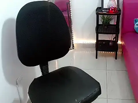 Shawnycarson online show from April 18, 7:58 pm