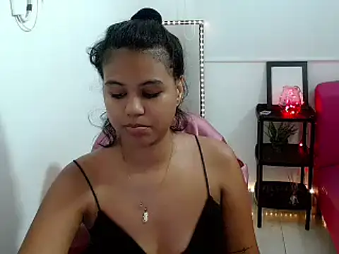 Snapshot of Shawnycarson chatting on May 3, 3:07 pm Shawnycarson online show from May 3, 3:07 pm