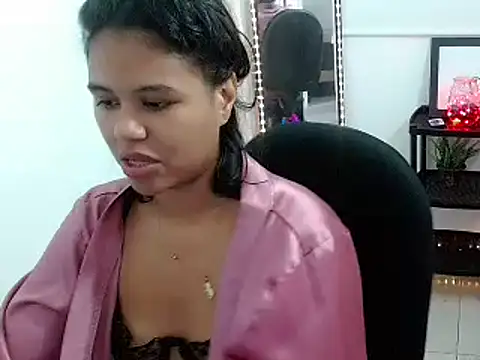 Snapshot of Shawnycarson chatting on May 10, 3:17 pm Shawnycarson online show from May 10, 3:17 pm