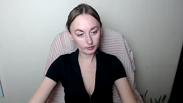 LiaSeass  online show from February 13, 10:11 am