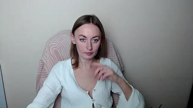 LiaSeass  online show from February 20, 1:44 pm