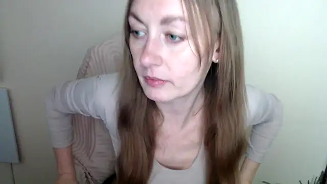 Snapshot of LiaSeass_ chatting on April 28, 12:21 pm LiaSeass online show from April 28, 12:21 pm