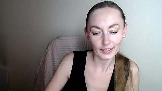 Snapshot of LiaSeass_ chatting on June 24, 12:04 pm LiaSeass online show from June 24, 12:04 pm