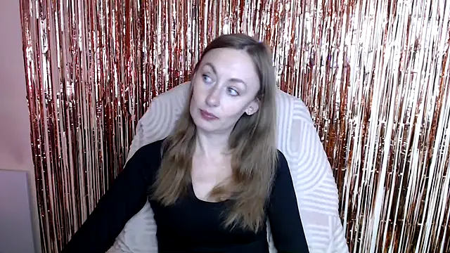 Snapshot of LiaSeass_ chatting on July 11, 12:41 pm LiaSeass online show from July 11, 12:41 pm