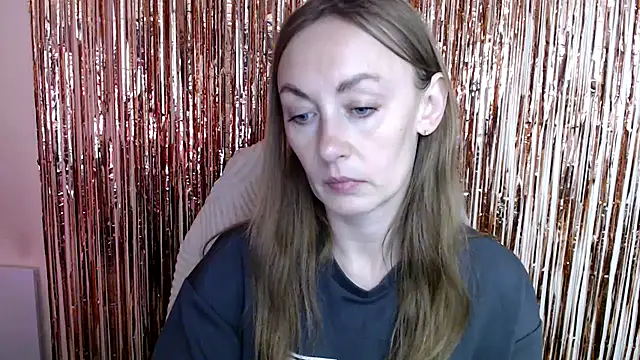 Snapshot of LiaSeass_ chatting on July 13, 12:19 pm LiaSeass online show from July 13, 12:19 pm