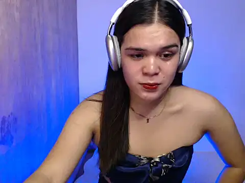 Snapshot of stripyapril chatting on June 27, 12:22 pm stripyapril online show from June 27, 12:22 pm