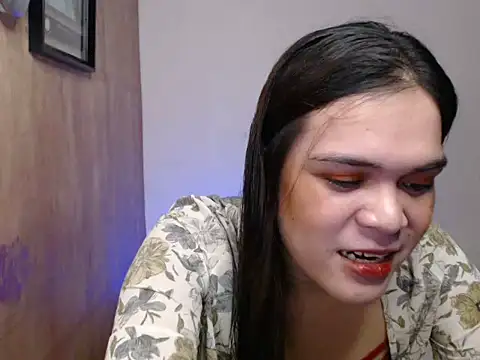Snapshot of stripyapril chatting on July 9, 5:55 am stripyapril online show from July 9, 5:55 am