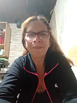 Snapshot of cari75 chatting on April 30, 6:20 am cari75 online show from April 30, 6:20 am