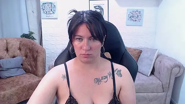 Snapshot of amanda_rousee chatting on May 6, 3:24 am amanda rousee online show from May 6, 3:24 am