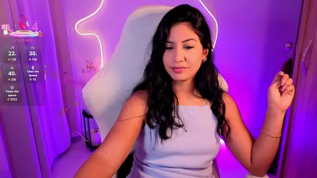 chloebum  online show from March 27, 10:59 am