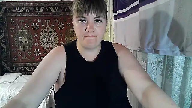 Snapshot of swett_girll chatting on June 25, 7:29 pm swett girll online show from June 25, 7:29 pm