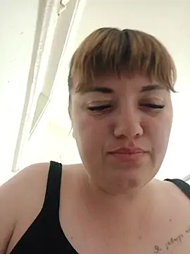 Snapshot of swett_girll chatting on June 26, 6:34 pm swett girll online show from June 26, 6:34 pm