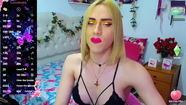 Snapshot of golden_girl01 chatting on January 16, 5:50 pm golden girl01 online show from January 16, 5:50 pm