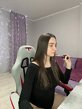 Lina          online show from January 10, 5:15 pm