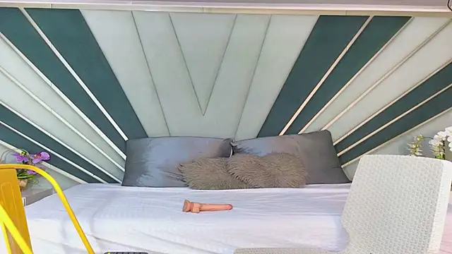 DulceeEsmeralda online show from April 22, 1:34 pm