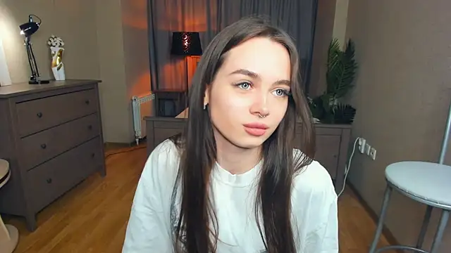 Snapshot of YvonneRobes chatting on January 7, 7:27 pm YvonneRobes online show from January 7, 7:27 pm