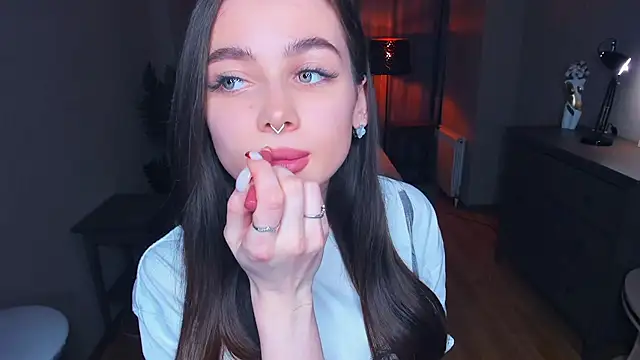 Snapshot of YvonneRobes chatting on January 9, 7:37 pm YvonneRobes online show from January 9, 7:37 pm