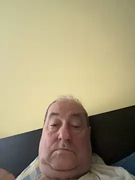 Snapshot of csikar chatting on May 8, 5:02 am csikar online show from May 8, 5:02 am