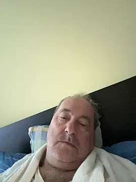 Snapshot of csikar chatting on May 13, 4:32 am csikar online show from May 13, 4:32 am