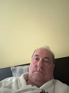 Snapshot of csikar chatting on May 15, 4:41 am csikar online show from May 15, 4:41 am