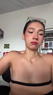 Snapshot of lunaluxury22 chatting on June 25, 1:15 pm lunaluxury22 online show from June 25, 1:15 pm