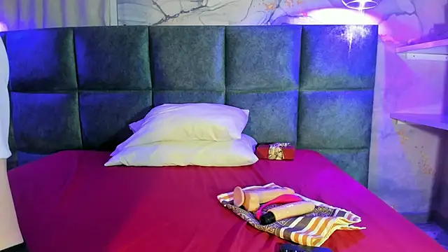 Victoria01  online show from March 2, 3:09 am