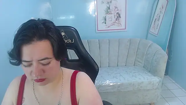 Snapshot of samythomas_t chatting on February 7, 8:01 pm samythomas t online show from February 7, 8:01 pm